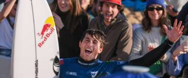Il re dell’Oceano è azzurro, la storia di Leonardo Fioravanti, campione mondiale di surf: “Alle Hawaii non rinuncio alla carbonara”