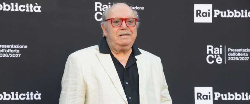 I favolosi 90 anni di Lino Banfi: “Punto ai 110 (e lode). I dirigenti Rai non mi volevano, ma il pubblico mi applaudì”