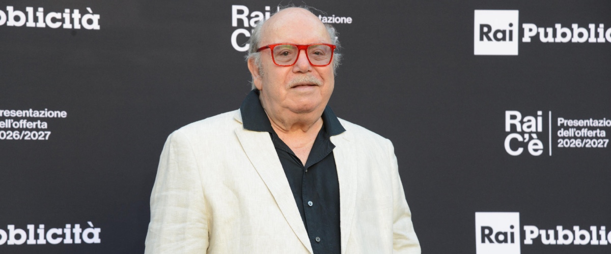 I favolosi 90 anni di Lino Banfi: “Punto ai 110 (e lode). I dirigenti Rai non mi volevano, ma il pubblico mi applaudì”