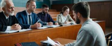 Maturità 2026, anche quest’anno strafalcioni e sfondoni hanno punteggiato le prove con esilaranti rivisitazioni
