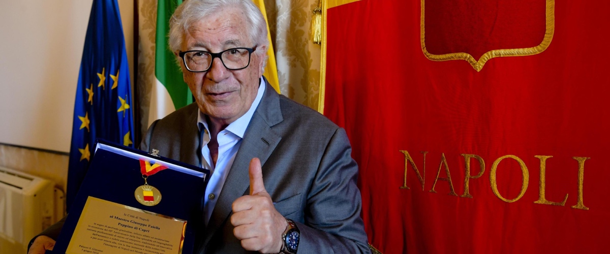 cameriere champagne per un8217ultima volta il mondo della politica ricorda peppino di capri da Secoloditalia.it cameriere champagne per un8217ultima volta il mondo della politica ricorda peppino di capri