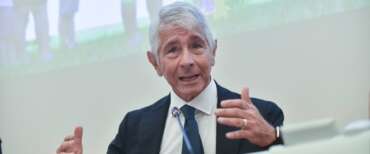 Sport negli oratori, via al piano da 50 milioni. Abodi firma l’intesa con Zuppi: «Un investimento su bambini e ragazzi»
