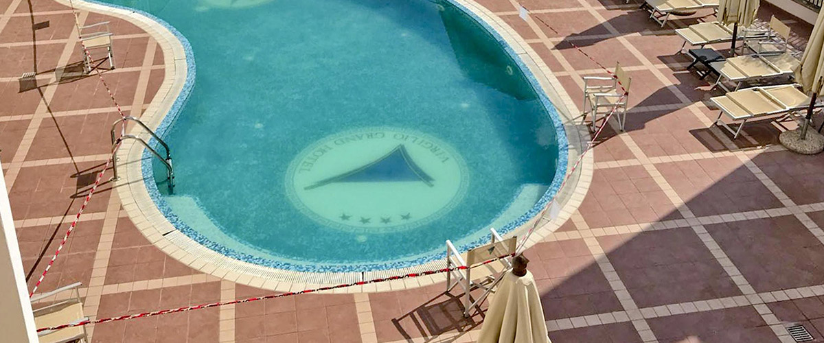 Un’altra bambina morta in piscina a Milano Marittima. In 4 anni 75 vittime, la metà era sotto i 12 anni