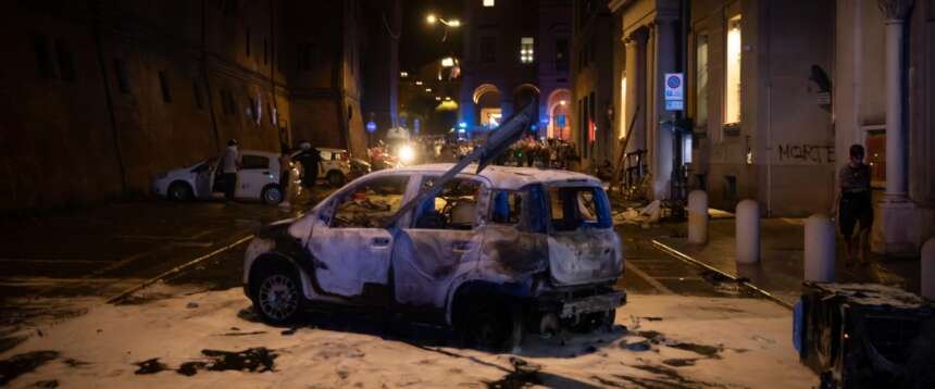 Bologna, Meloni: “Chi ha messo a ferro e fuoco la città e aggredito gli agenti cercava lo scontro, non la verità”