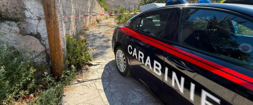 Palermo, calci e pugni alle figlie minorenni: arrestata una coppia. Ricostruiti 74 episodi di violenza