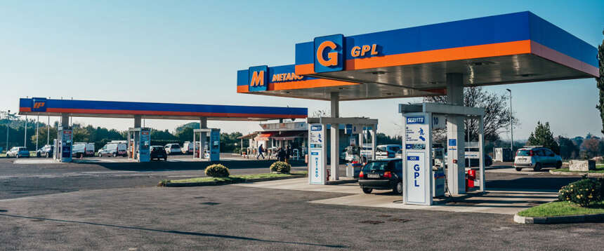 Caro carburanti, il governo lavora a un nuovo taglio delle accise mobili nei giorni dell’esodo estivo