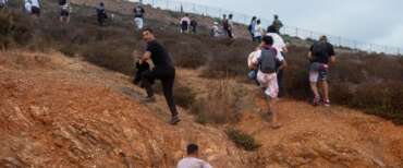 Caos migranti a Ceuta: altri arrivi dal Marocco, 18 vittime. L’Ue offre il rafforzamento di Frontex