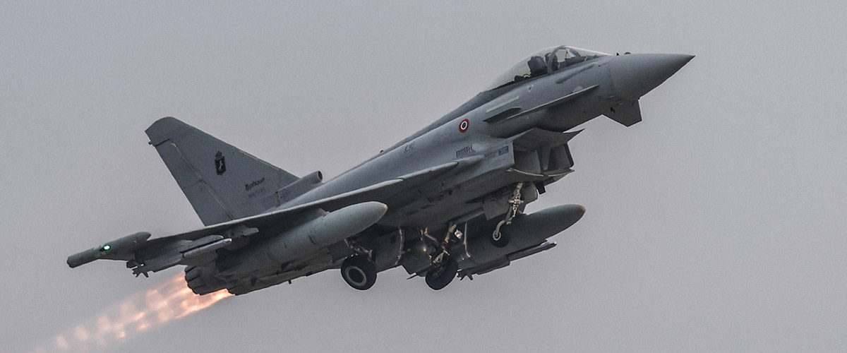 due eurofighter italiani intercettano un drone sul confine rumeno la nato siamo pronti a difenderci da Secoloditalia.it due eurofighter italiani intercettano un drone sul confine rumeno la nato siamo pronti a difenderci