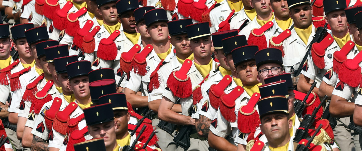 la francia celebra il 14 luglio pi249 imponente degli ultimi anni a parigi parata con quasi 7mila militari da Secoloditalia.it la francia celebra il 14 luglio pi249 imponente degli ultimi anni a parigi parata con quasi 7mila militari