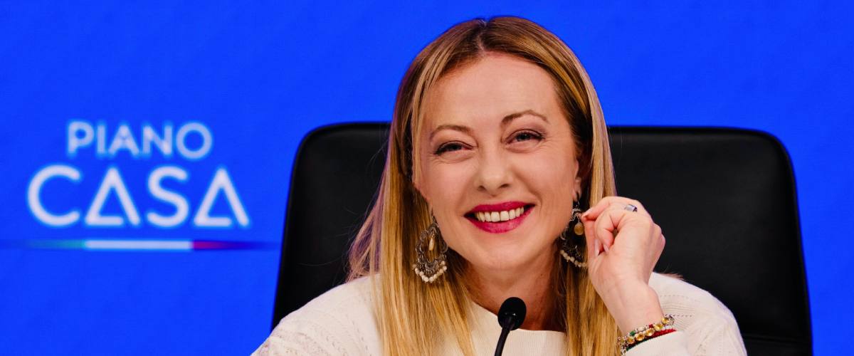 Il Piano Casa è legge: 100mila alloggi per giovani e famiglie. Meloni: «Dalle parole ai fatti»
