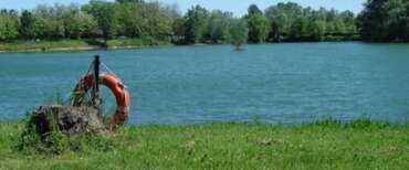 Milano, straniero aggredisce e palpeggia una ragazza mentre fa jogging: lei lo morde e scappa