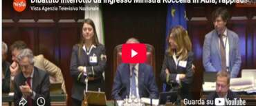 Nella rissa sulle preferenze la ministra Roccella fa il miracolo di unire tutti in un applauso (video)