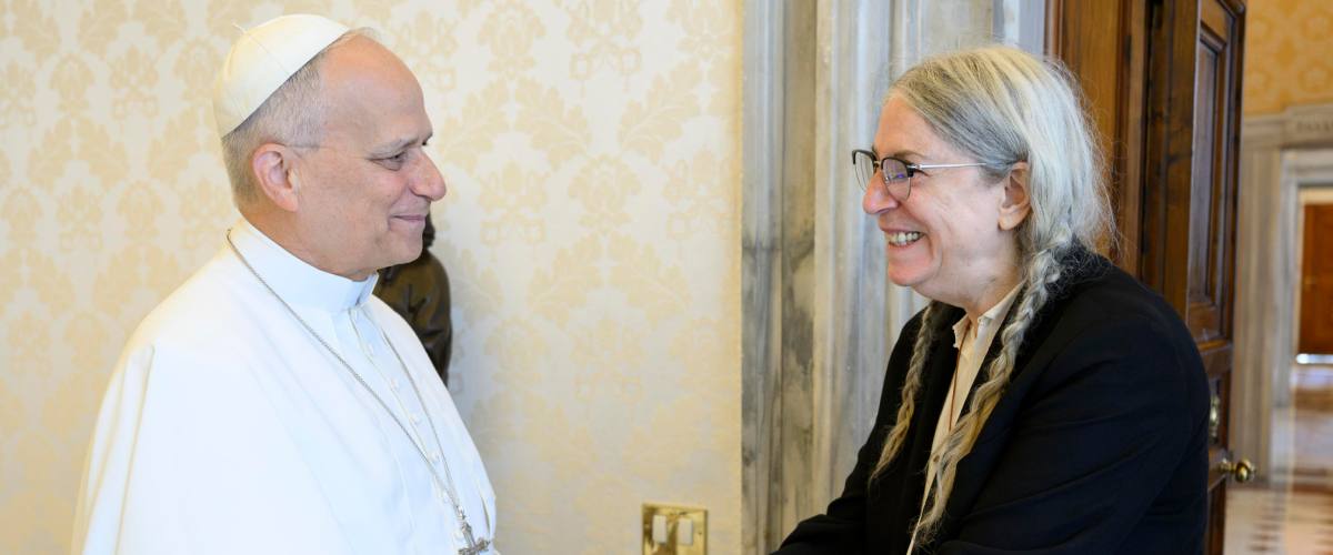 Il Papa e la “sacerdotessa del rock”: l’incontro in Vaticano tra Leone XIV e Patti Smith Il Papa e la “sacerdotessa del rock”: l’incontro in Vaticano tra Leone XIV e Patti Smith