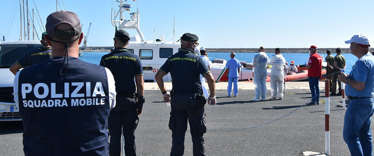 Scafisti, la pacchia è finita: due egiziani arrestati a Ragusa. Fino a 12mila euro per un viaggio in Italia