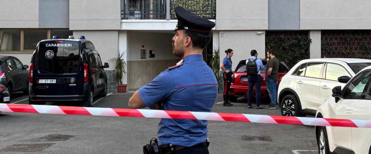 Brandisce un coltello con la scritta “Allah Akbar”: marocchino semina terrore nel comando della polizia locale