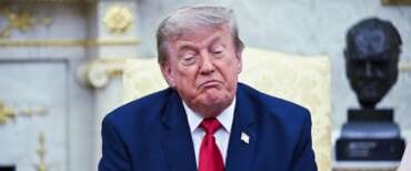 Trump fa marcia indietro su Hormuz: niente tassa del 20%, ma accordi con i Paesi del Golfo