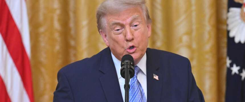 Trump e il voto di metà mandato: “La Cina ci ha  rubato i dati, il sistema elettorale è a rischio. Lavorerò per metterlo al sicuro da brogli”
