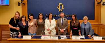Violenza sulle donne, dalla Camera parte “Trame di Rinascita”: lavoro e sartoria per restituire autonomia alle vittime