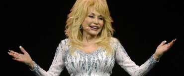 Addio a Dolly Parton, la regina della musica country si è spenta oggi a 80 anni