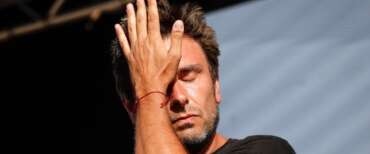 Di Battista è grave, trasferimento in ambulanza all’Avana: da Schlein a Crosetto, solidarietà bipartisan per l’ex deputato