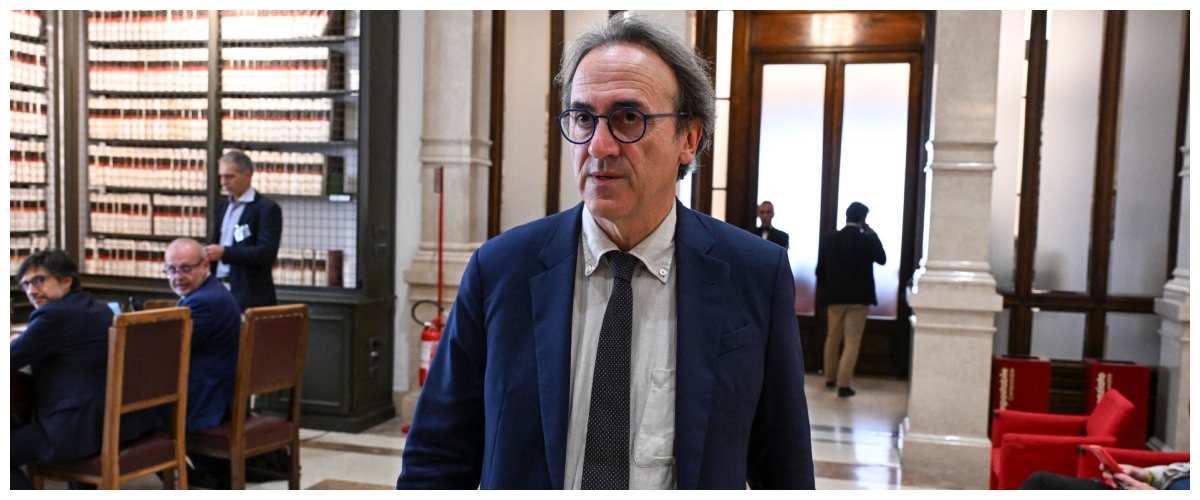 Meno male che Bonelli c’è: l’ultima accusa a Meloni è di “climafreghismo” perché nell’Ue si parla di Ceuta invece che del caldo