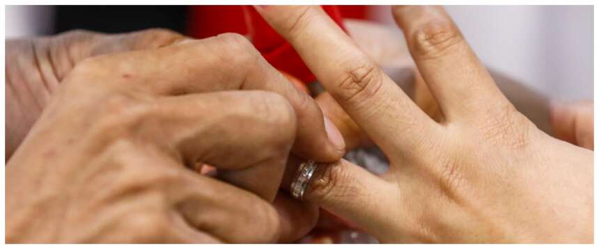 Il poliamore, la gelosia, i sentimenti: davvero avere più relazioni rende la nostra vita più felice?