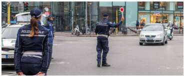 Como, immigrato non si ferma all’alt e travolge il comandante dei vigili: caccia all’uomo nella Bassa Comasca