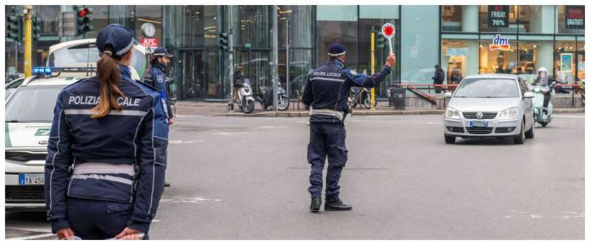 Como, immigrato non si ferma all’alt e travolge il comandante dei vigili: caccia all’uomo nella Bassa Comasca