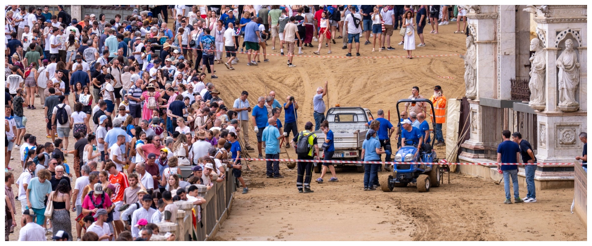 a siena piove ancora il palio rinviato al 18 agosto tutti a caccia della lupa la contrada favorita per il trionfo da Secoloditalia.it a siena piove ancora il palio rinviato al 18 agosto tutti a caccia della lupa la contrada favorita per il trionfo