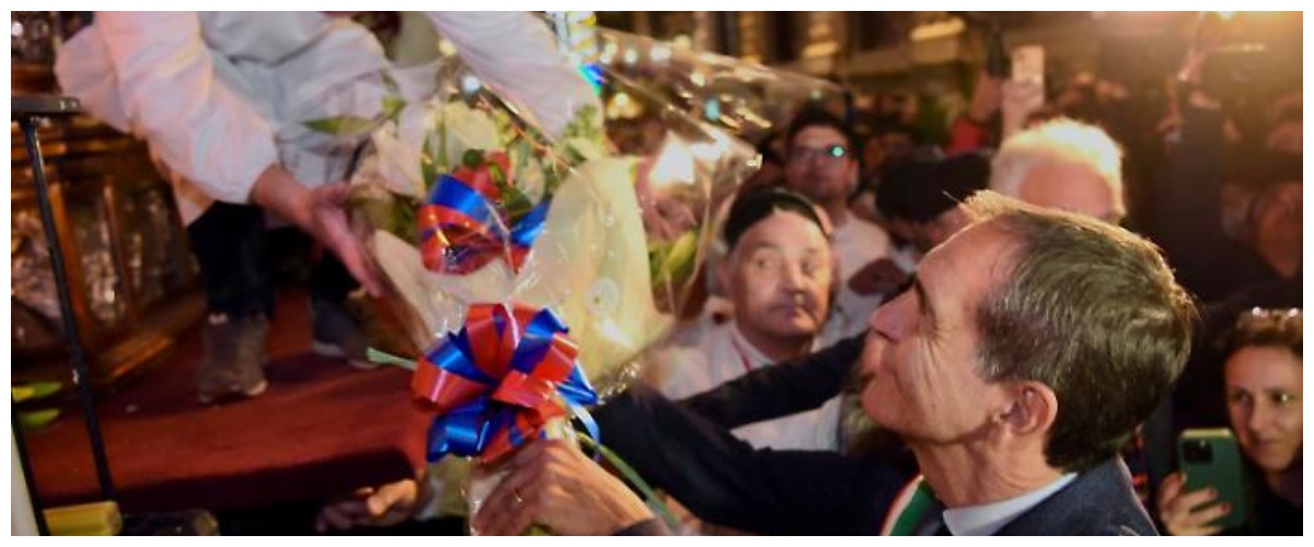 catania la sinistra e i leoni da tastiera processano la fede insulti al sindaco trantino per il bacio alle reliquie di sant8217agata da Secoloditalia.it catania la sinistra e i leoni da tastiera processano la fede insulti al sindaco trantino per il bacio alle reliquie di sant8217agata