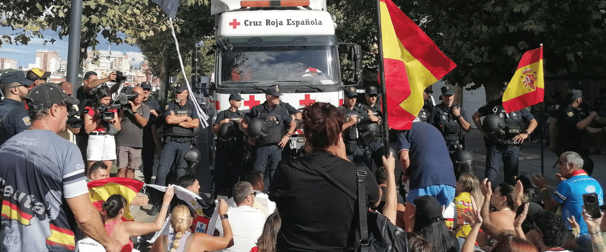 ceuta cittadini esasperati i migranti ridono di noi spiagge assediate e baracche in fiamme da Secoloditalia.it ceuta cittadini esasperati i migranti ridono di noi spiagge assediate e baracche in fiamme