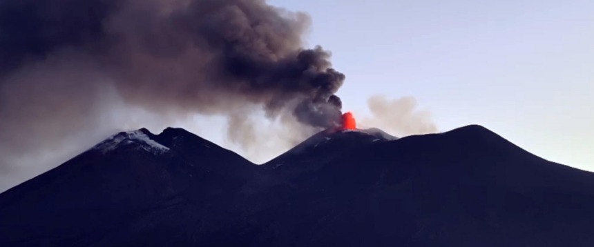 Etna voli cancellati aeroporti.