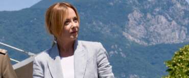 Meloni ad Amatrice 10 anni dopo il sisma: «La ricostruzione ha cambiato passo»