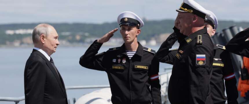 Putin minaccia l’Europa sui sequestri delle navi russe sospette: “Reagiremo di conseguenza”