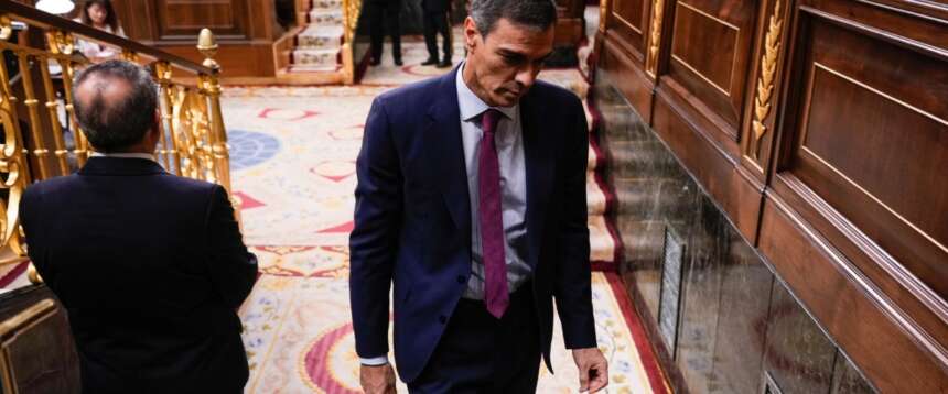 Sánchez si arrende alla realtà sui migranti: stretta sul diritto d’asilo ed espulsioni più rapide