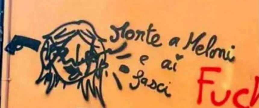 Scritte minacciose contro la premier Meloni sui i muri in centro a Bologna e minacce a Lepore; un Daspo urbano e 20 indagati