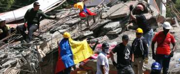 Terremoto in Colombia, salgono a più di 250 le vittime: donna estratta dalle macerie dopo 30 ore