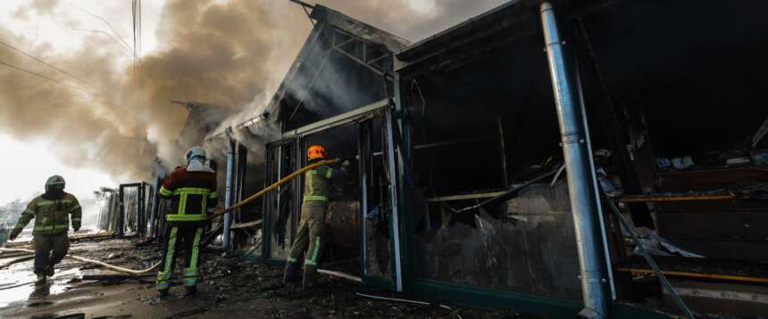 Notte di fuoco per Putin, l’Ucraina lancia 1500 droni contro Mosca: le basi segrete del Cremlino al confine d’Europa