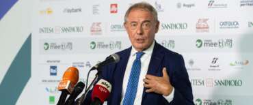 Caro carburanti, Urso: allo studio del governo misure mirate per lavoratori e ceti meno abbienti. Ecco come si procede