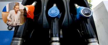 Caro benzina, il governo trova le risorse: prorogato lo sconto sul gasolio fino al 5 settembre. La misura costa 130 milioni