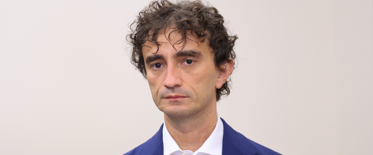 Commissione Covid, Bignami: “Conte fa il prestigiatore”. Poi la proposta: “Per FdI va bene convocarlo anche a Ferragosto”