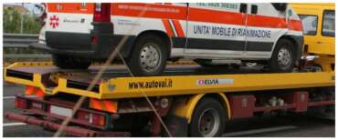Ambulanza di Brindisi resta senza benzina: i barellieri costretti a fare la colletta. Sotto accusa la giunta Decaro