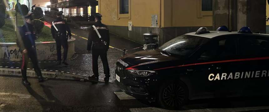 Roma, maxi rissa a Trastevere: bottiglie usate come lame, sanpietrini e spray urticante. Tre tunisini arrestati