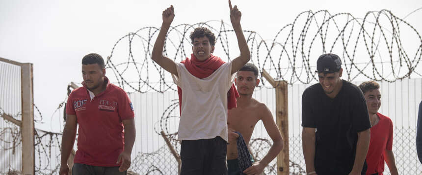 Ceuta, Italia batte Spagna 22 a 1 ma non basta: Meloni vuole imporre alla Ue il modello Albania sui rimpatri