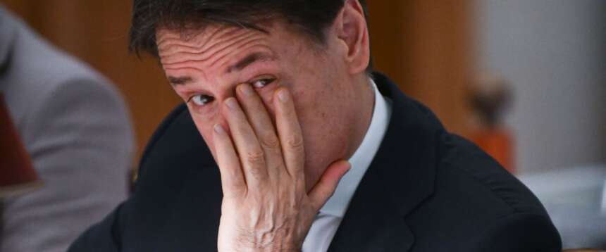 Covid, Conte fa ancora lo sbruffone: “Domani alle 11 sarà la volta buona”. Lisei: “L’orario dipende dai lavori dell’Aula. Legga bene la convocazione”