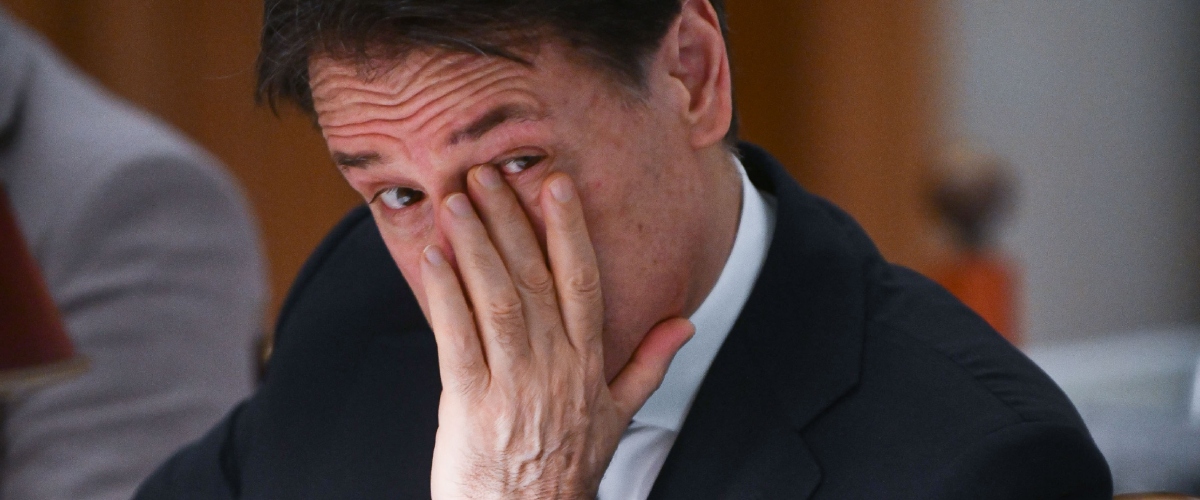 Covid, Conte fa ancora lo sbruffone: “Domani alle 11 sarà la volta buona”. Lisei: “L’orario dipende dai lavori dell’Aula. Legga bene la convocazione”