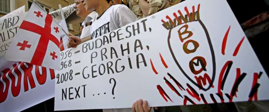 Una manifestazione del 2008 contro l’aggressione russa alla Georgia