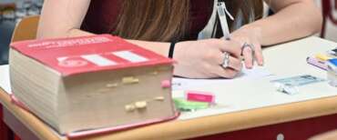 Il liceo classico non è migliore, è diverso: perché bisogna tornare a studiare il greco e il latino alla vecchia maniera