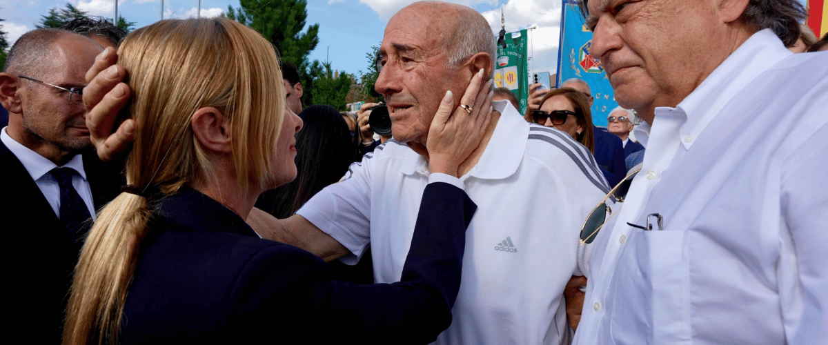 non doveva abbracciare meloni sciacalli rossi contro l8217anziano di amatrice che ha perso due nipoti nel sisma da Secoloditalia.it non doveva abbracciare meloni sciacalli rossi contro l8217anziano di amatrice che ha perso due nipoti nel sisma