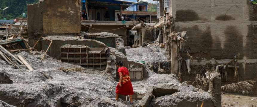 Nepal: sale a 752 morti il bilancio della frana, oltre 2.500 dispersi. Salvata una bambina dopo 60 ore